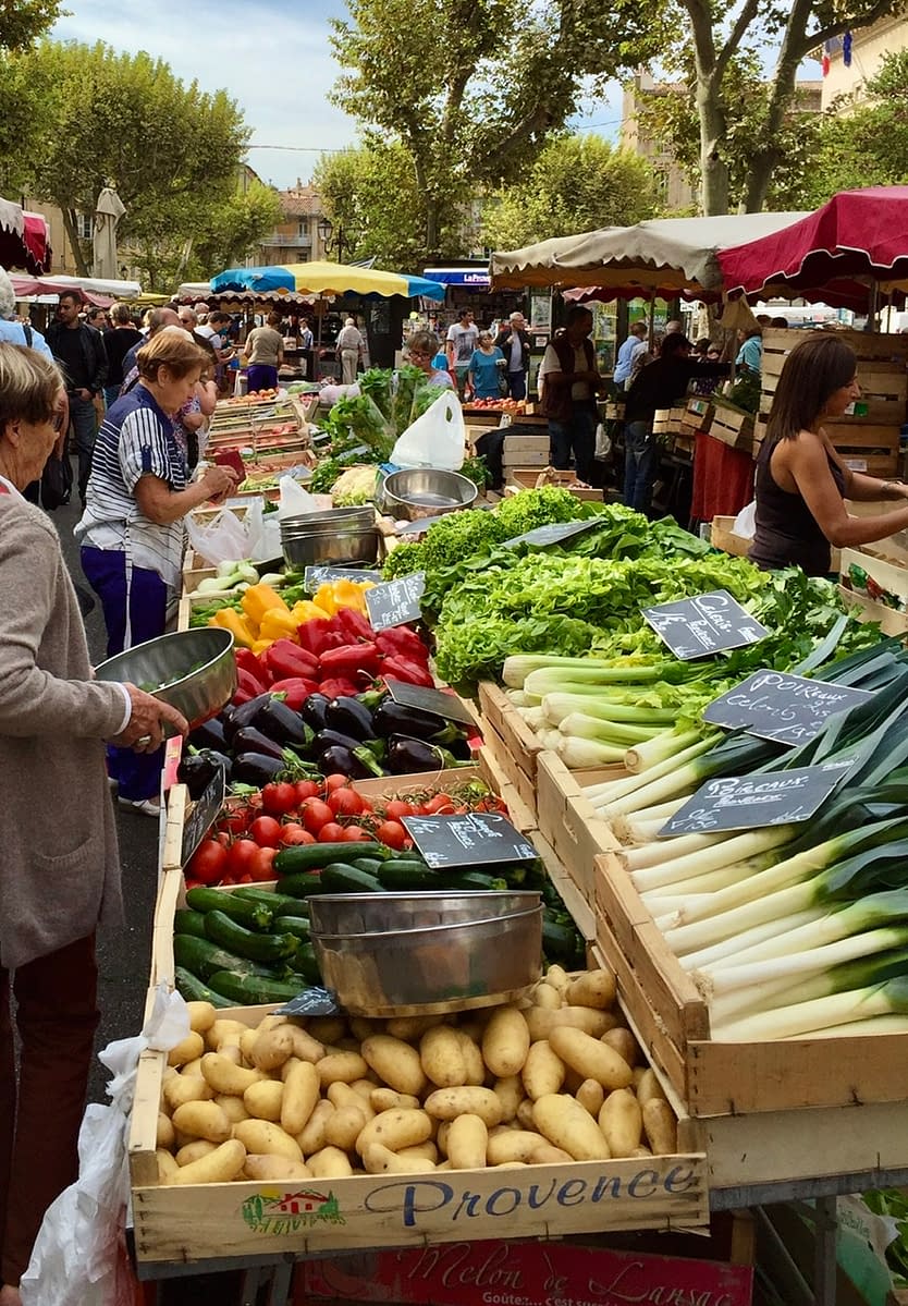The outdoor farmer's market in Aix-en-Provence