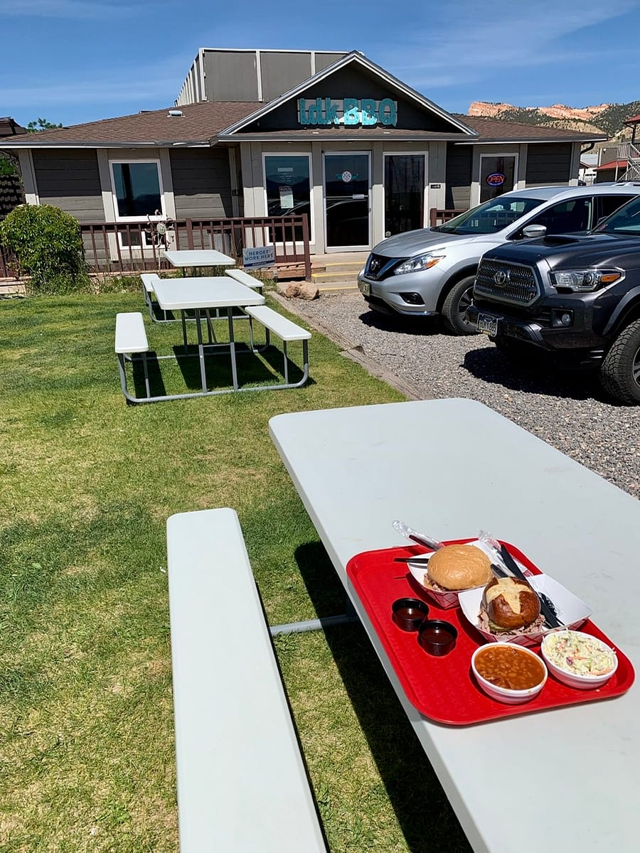 The outdoor picnic tables at IDQ BBQ in Tropic Utah