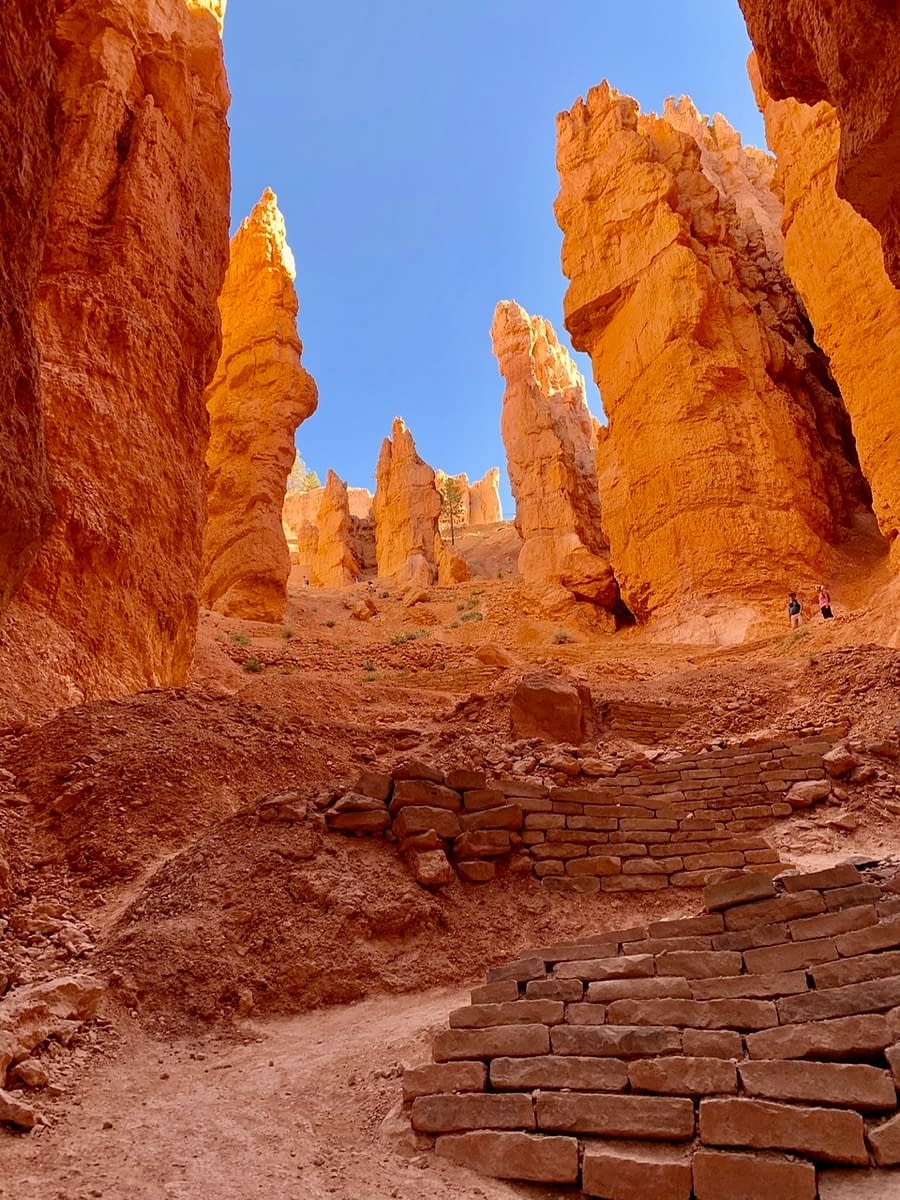 Near the bottom of the Navajo Loop switchbacks in the Bryce Canyon Amphitheater
