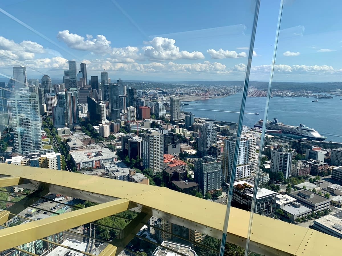 The great view towards downtown Seattle from the top outdoor observation deck while visiting the Space Needle